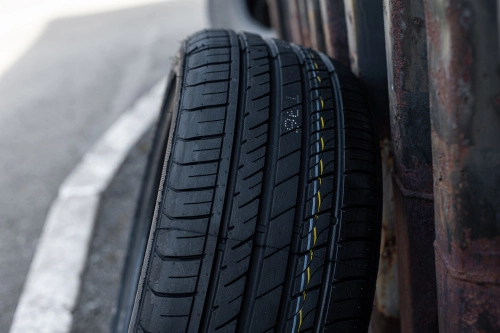 фото протектора и шины ULTRA ARZ5 Шина Arivo ULTRA ARZ5 235/35 R20 92W