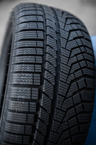 фото протектора и шины Ice Blazer Alpine EVO1 Шина Sailun ICE BLAZER Alpine EVO1 315/35 R20 110V